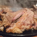 ブッチャーズグリル”肉祭りコース”は巨大ステーキ食べ放題!ありえへん世界